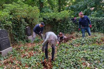 Pflege und Erinnerung: Friedhofsaktion auf dem Alten Jüdischen Friedhof Eberswalde